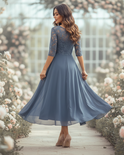 Blaues Kleid mit feiner Spitze - Ansicht 2