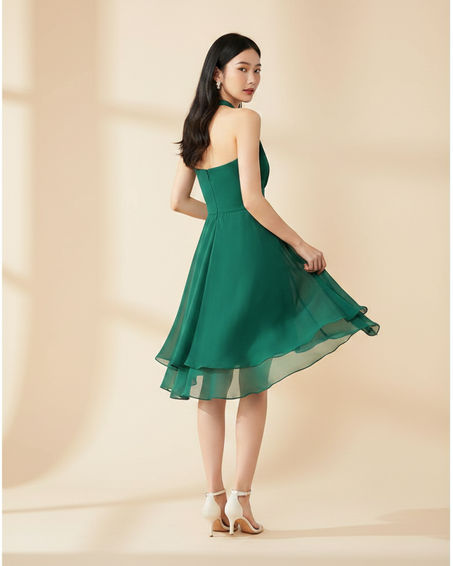 Gruenes kurzes Kleid mit Neckholder - Ansicht 2