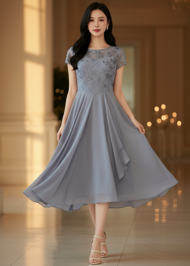Zartes Chiffonkleid mit feiner Spitze - Ansicht 1
