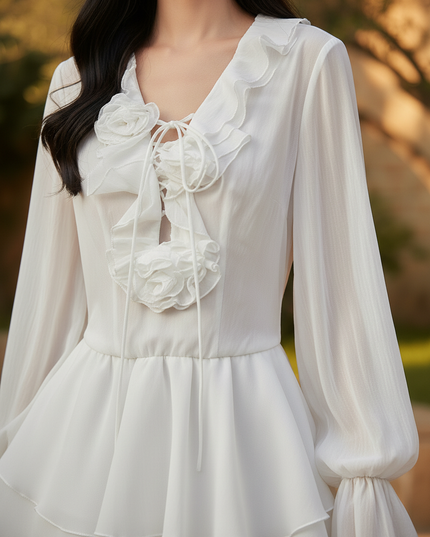 Weisses kurzes Kleid mit Volants - Ansicht 4