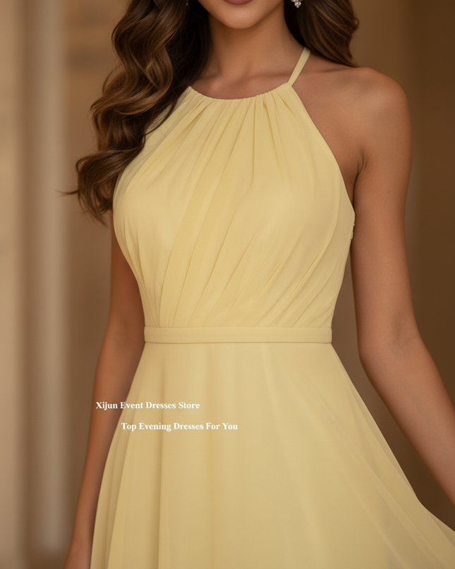 Gelbes langes Kleid mit Neckholder - Ansicht 4